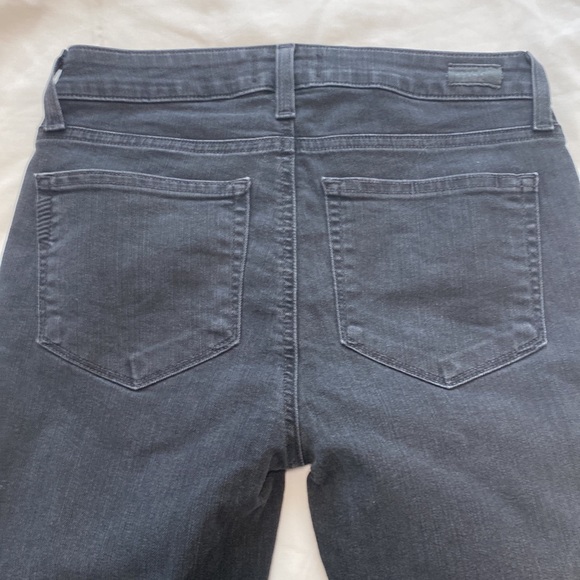 PAIGE Skyline Ankle Peg in Black Crow Raw Hem Jeans Size 27 Inseam 29" - Picture 6 of 7